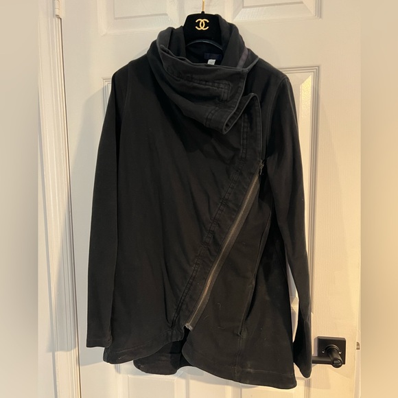 Lululemon Method Wrap Asymmetrical Zip Jacket Black Womens Rare Yoga Size 10 - Picture 4 of 10